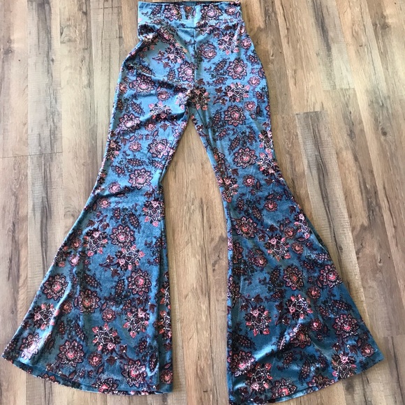 Floral Velvet Bells - Picture 2 of 2